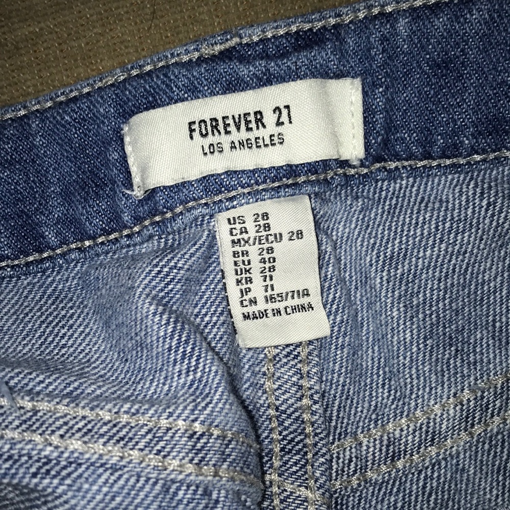 Forever 21 Distressed Bermuda Short - Picture 4 of 4